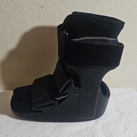 United Ortho Black Medical Fracture Boot Short Cam Walker Small - Picture 5 of 8
